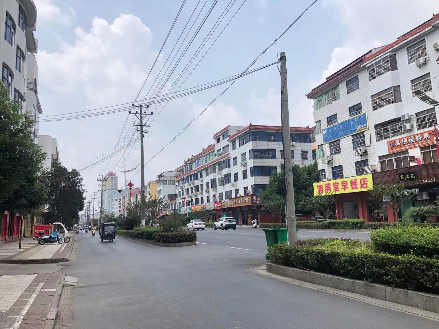 “行李箱藏尸案”调查：KTV销售经理和手下推销酒水的女孩休闲区蓝鸢梦想 - Www.slyday.coM