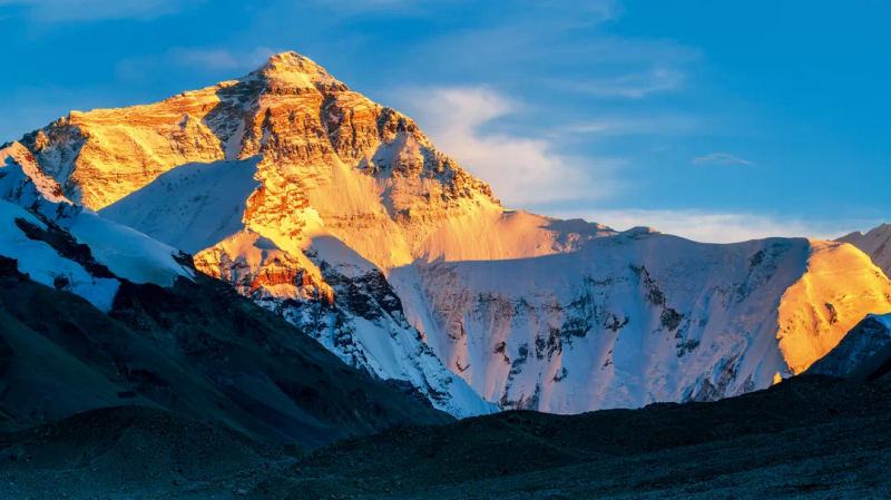 珠峰大型百科图书带您走近地球之巅