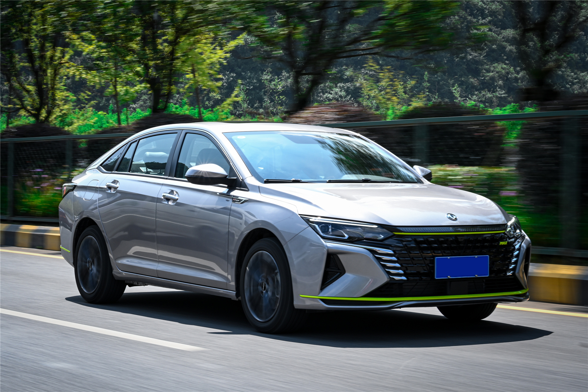 双料冠军东风风神奕炫max贵阳到店实拍