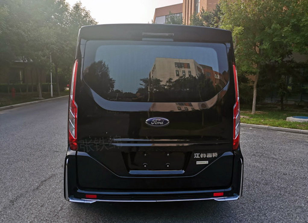 江铃福特新款mpv曝光外观很霸气7座侧滑门搭载20t动力