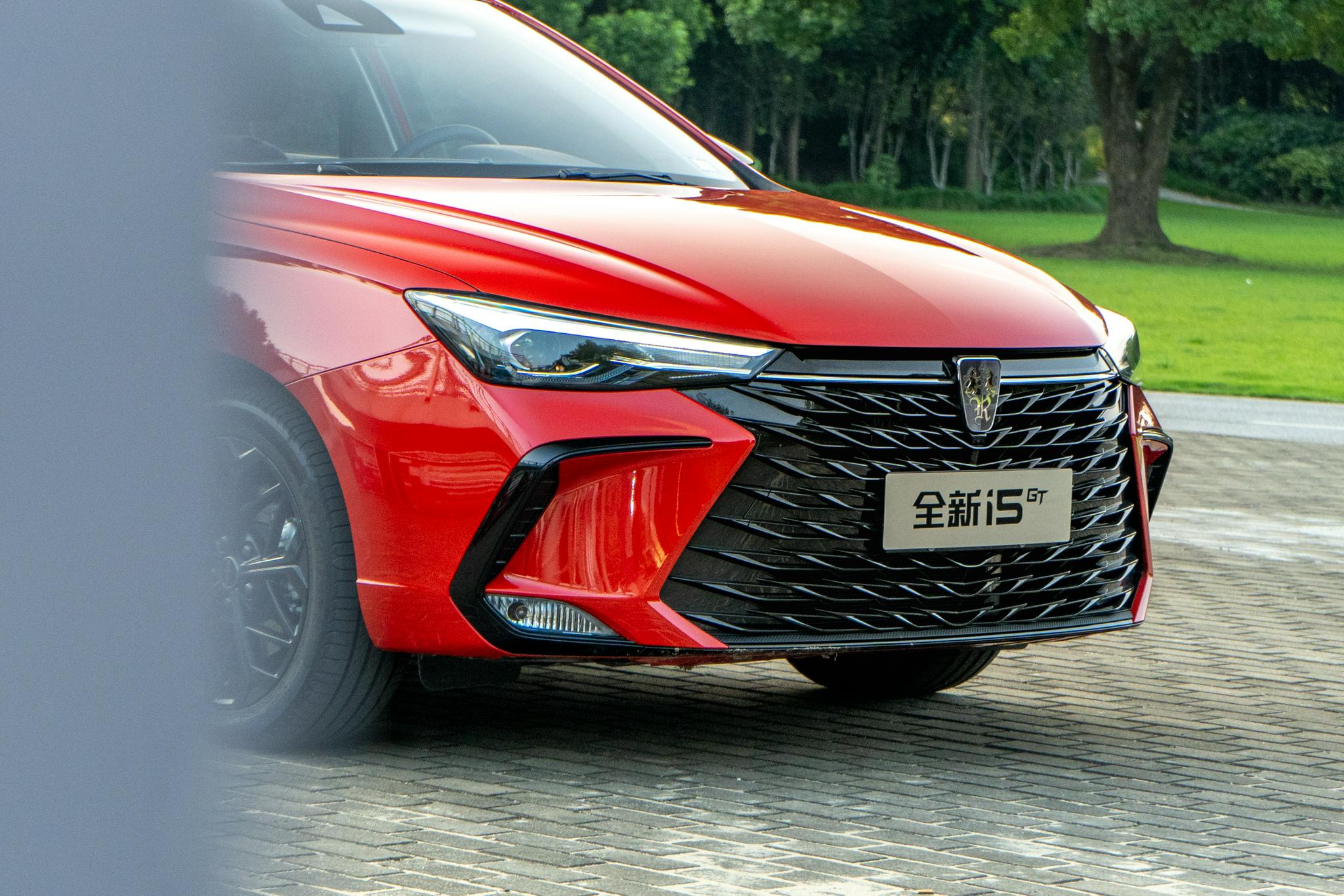 顶配不到10万元的荣威i5 gt 原厂即改装 拉满运动感