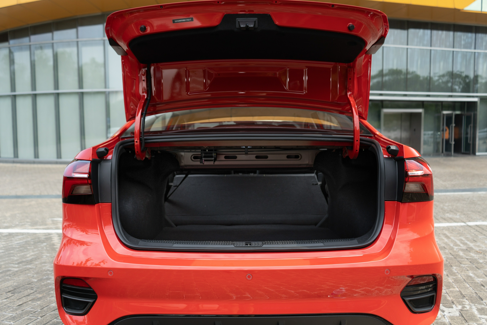 顶配不到10万元的荣威i5 gt 原厂即改装 拉满运动感