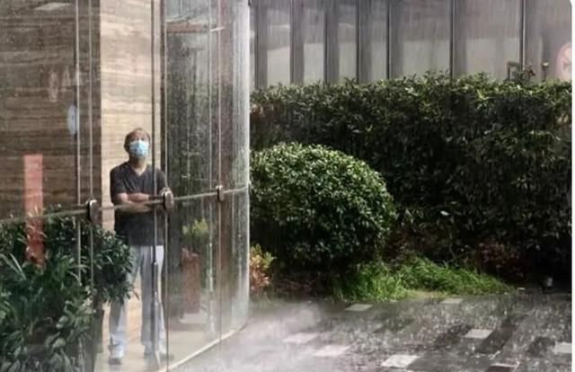 台风来袭上海中小学停课1天半,20年来首次!家长应积极做好防范休闲区蓝鸢梦想 - Www.slyday.coM