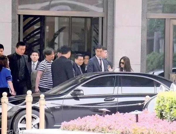 韩星豪车揭秘:玄彬开60万平价车约会,gd一辆名车抵一套房产