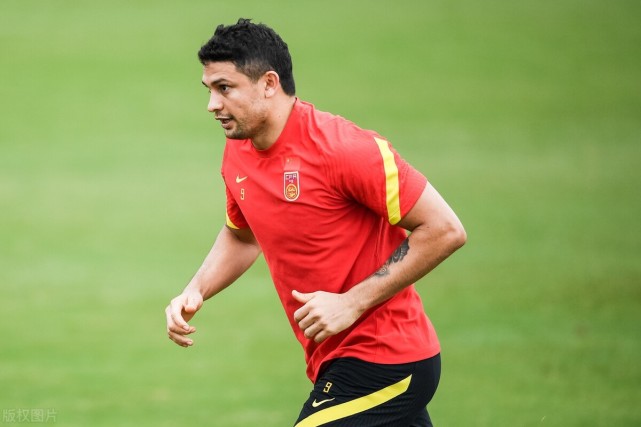 破案了!艾克森在广州队10场10球,为何在国家队却一球难进被质疑休闲区蓝鸢梦想 - Www.slyday.coM 破案了!艾克森在广州队10场10球,为何在国家队却一球难进被质疑休闲区蓝鸢梦想 - Www.slyday.coM