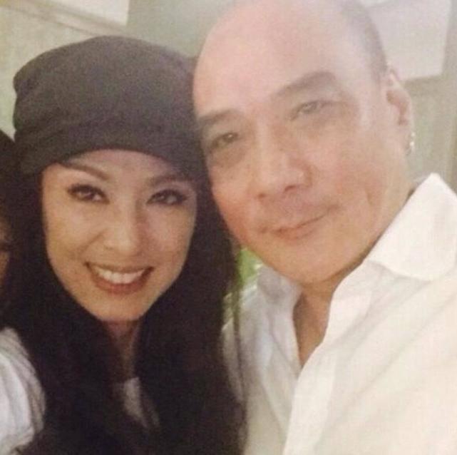 米雪与徐少强聚会,剪刀手卖萌心情好,曾反对妹妹雪梨跟对方恋爱|李耀