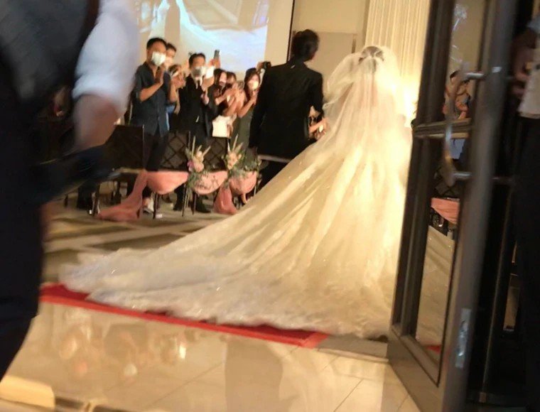 吴宗宪二女儿婚礼现场曝光!新郎被赞木讷,新娘赞爸爸是钢铁人休闲区蓝鸢梦想 - Www.slyday.coM 吴宗宪二女儿婚礼现场曝光!新郎被赞木讷,新娘赞爸爸是钢铁人休闲区蓝鸢梦想 - Www.slyday.coM