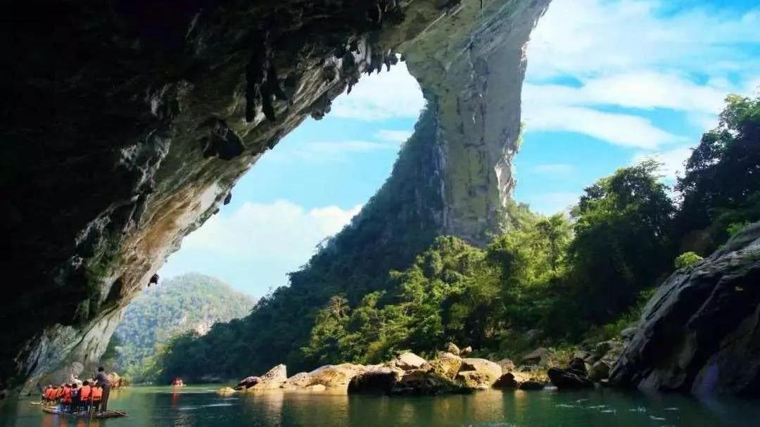 广西百色"最刺激"的景点,在崇山峻岭中,被誉为"探险者乐园"