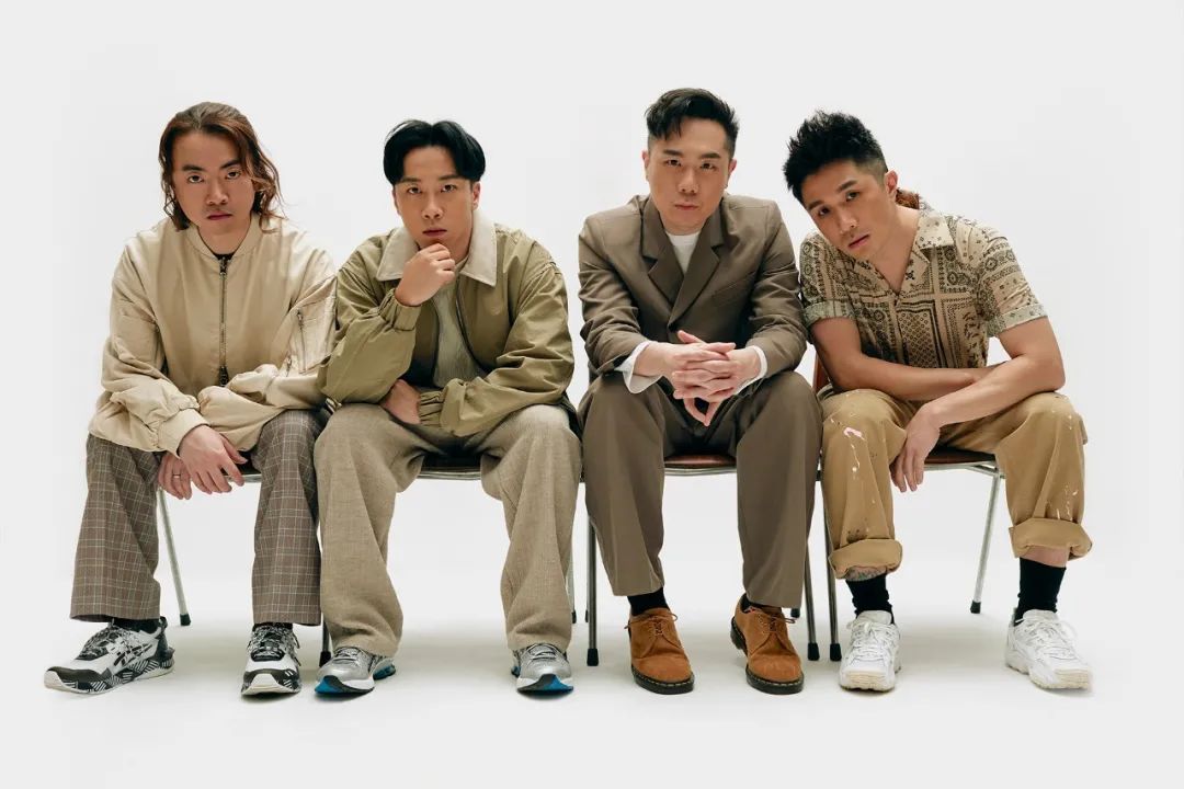 粤语歌曲排行榜 | suppermoment:终于不回来|电台|广播|小谐星_新浪新