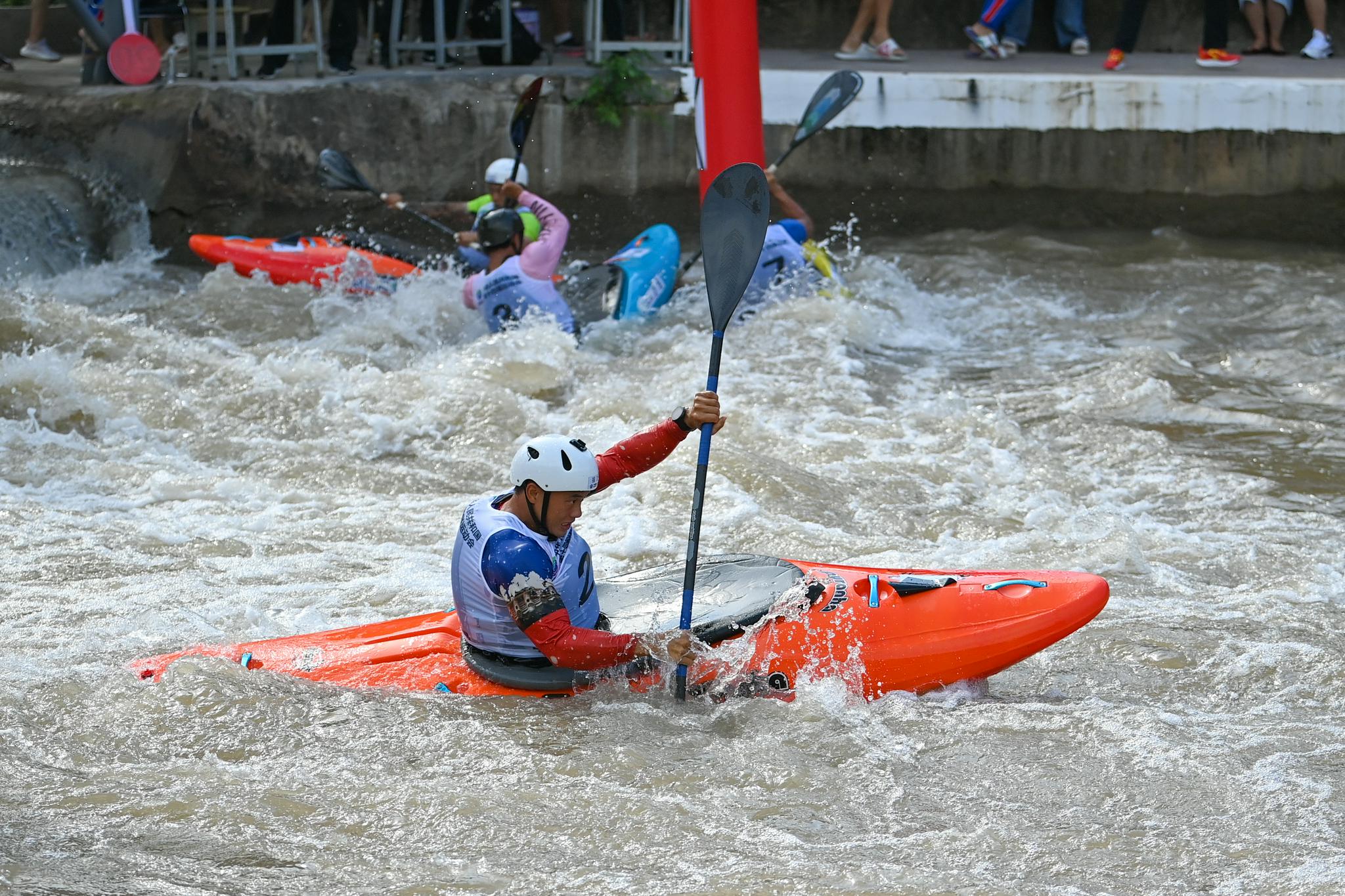 皮划艇激流回旋男子极限皮艇赛况