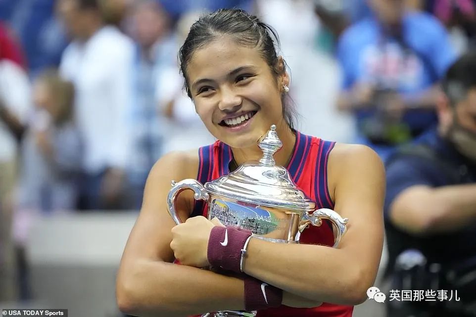 从小透明到网球界最闪亮新星,这个18岁英国华裔少女,刚刚创造了历史!