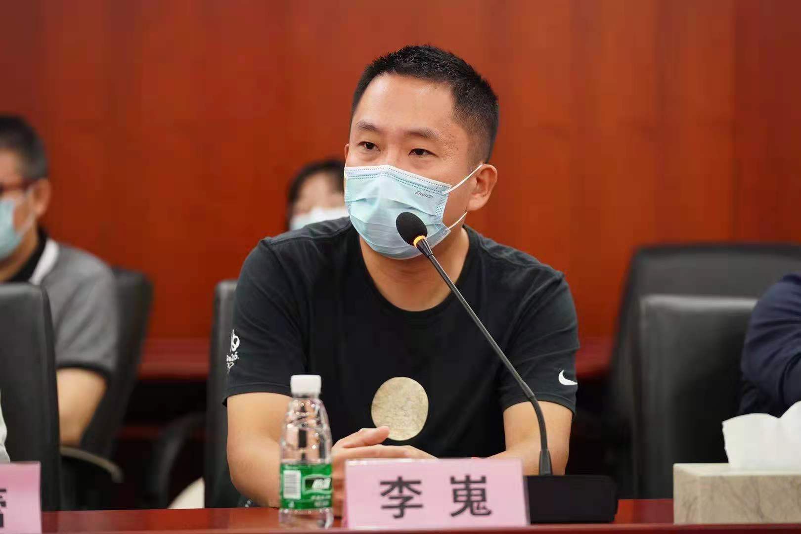 李嵬与00后一起工作很受启发