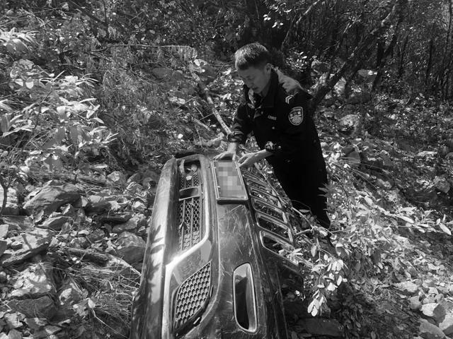 痛别！云南一辅警为保护战友不幸遭遇车祸因公殉职，年仅44岁休闲区蓝鸢梦想 - Www.slyday.coM