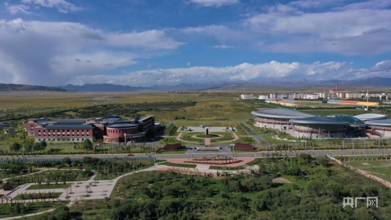 位于海晏县西海镇的"两弹一星"理想信念教育学院 (央广网发 段荣琼摄)