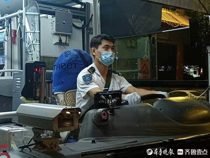 老人驾驶助力车失控，济南公交司机及时出手相助休闲区蓝鸢梦想 - Www.slyday.coM