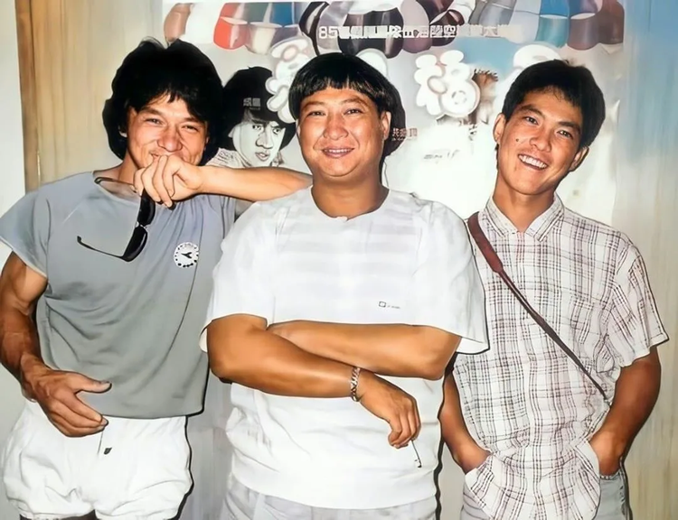 在《香港电影演义》一书中记录道:"自此,香港武行开始形成刘家班,元家