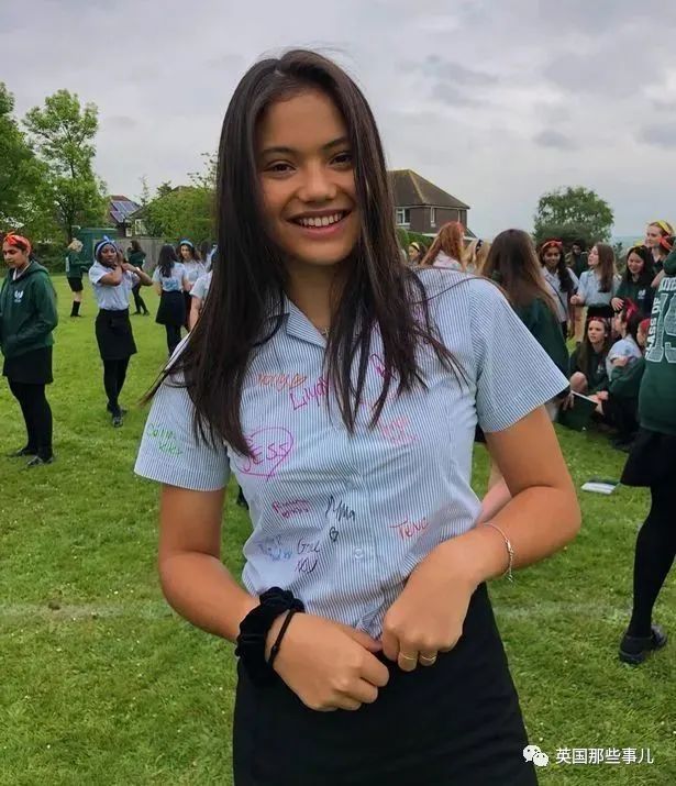 从小透明到网球界最闪亮新星,这个18岁英国华裔少女,刚刚创造了历史!
