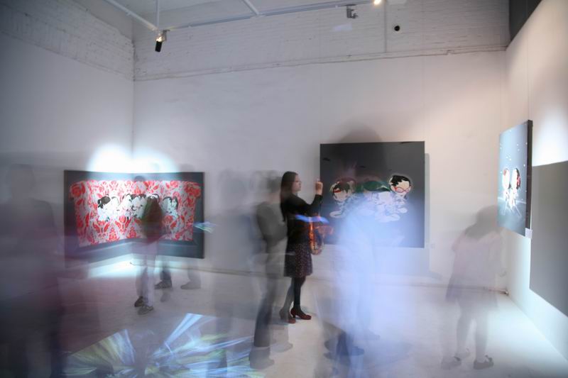 新摄影新绘画系列项目——“蜜蜜行动”展览现场，泰康空间，2007.4