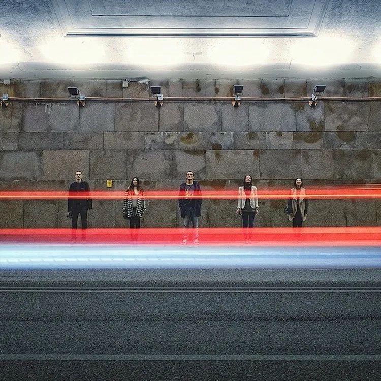 平行线上的对称美