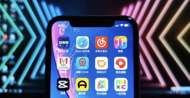 iPhone13还没来，iPhone SE 3就曝光了？网友：等等省下三千元！休闲区蓝鸢梦想 - Www.slyday.coM