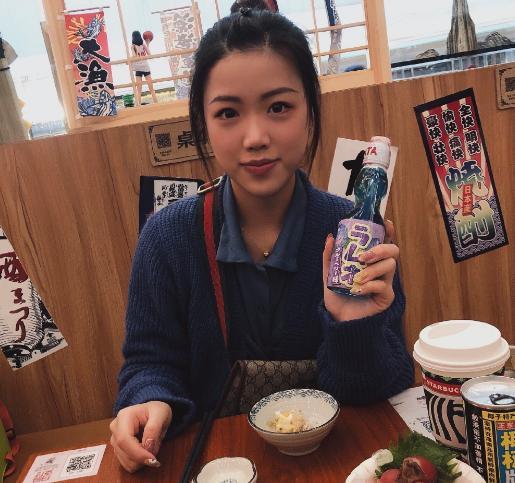 杨倩上热搜第一！拖着16斤射击装备，走出小黄鸭步伐，太不容易休闲区蓝鸢梦想 - Www.slyday.coM