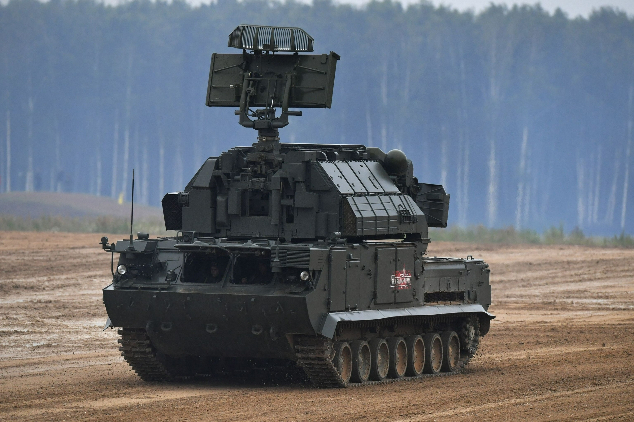 道尔m2防空系统登场,集中对付多个空中目标,是俄又一款利器!