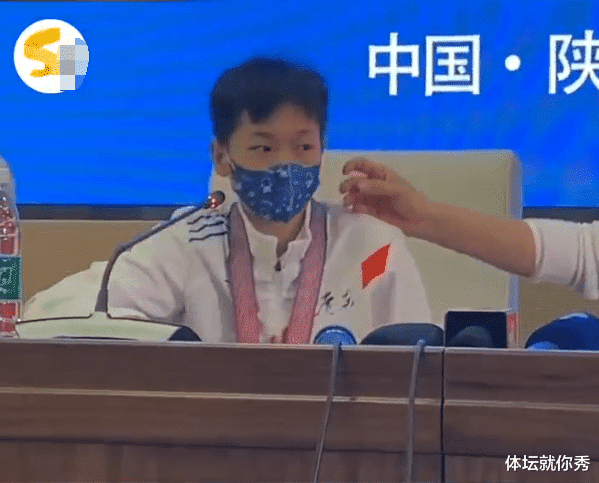 好笑!全红婵逆转夺冠,赛后采访不知所措,短短11个字说出了心声休闲区蓝鸢梦想 - Www.slyday.coM 好笑!全红婵逆转夺冠,赛后采访不知所措,短短11个字说出了心声休闲区蓝鸢梦想 - Www.slyday.coM