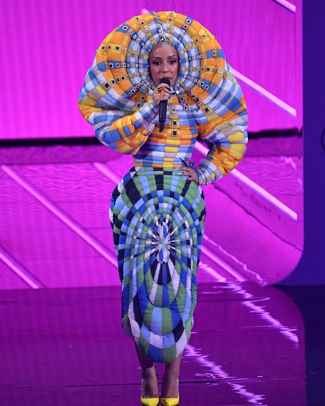 今天dojacat在vma颁奖典礼上的造型01