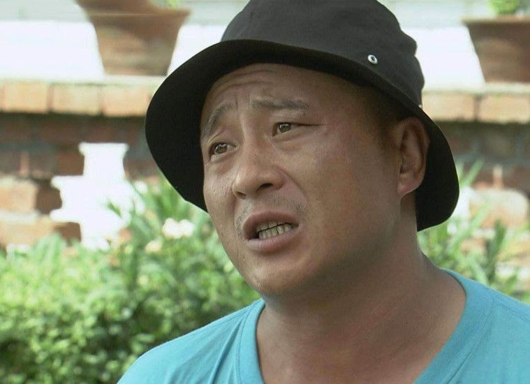 刘小光儿子转行冷库占地26万多平穿8000多元潮鞋现身支持