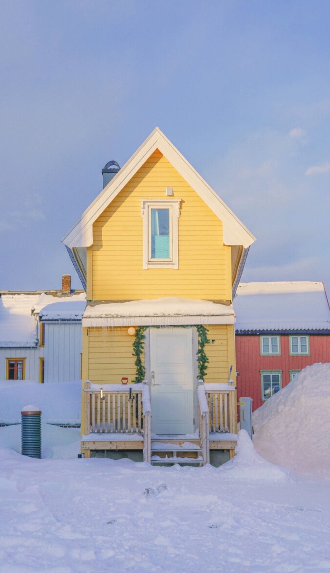 一栋温暖的小房子,一抔洁白的雪