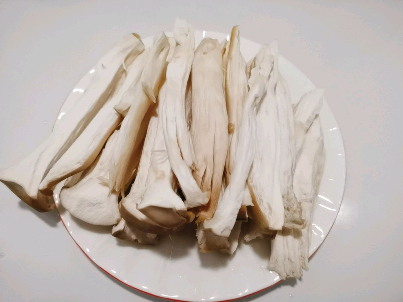 手撕杏鲍菇色香味俱全美味佳肴