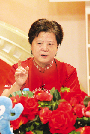 柏万青"贞操门"言论引发的舆论爆炸,想不到竟是美国一句老话