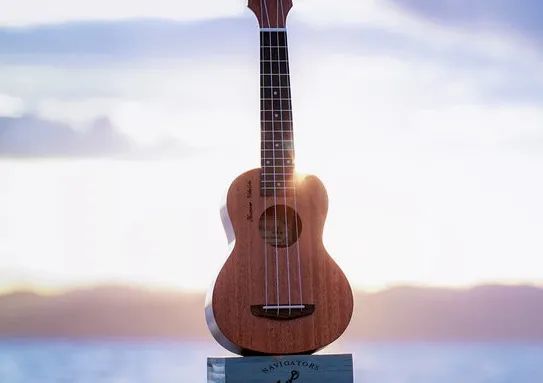 《晚情：为什么我容不下这个20岁的小姑娘？》发布后，有粉丝跑来骂我……休闲区蓝鸢梦想 - Www.slyday.coM