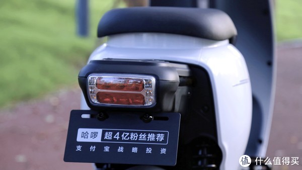 实力与美貌并存哈啰A86 小姐姐的出街新宠休闲区蓝鸢梦想 - Www.slyday.coM