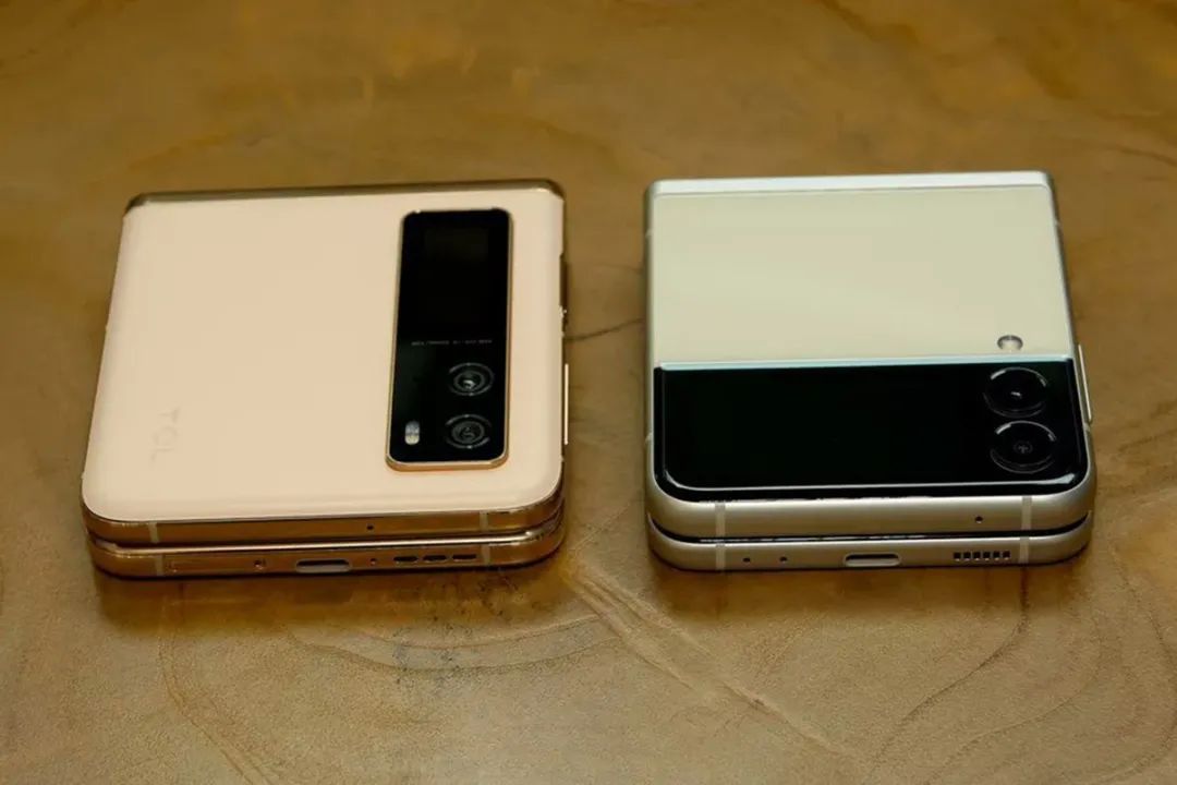 tcl竖屏折叠手机亮相定位5000元市场可惜成本太高暂时不上市