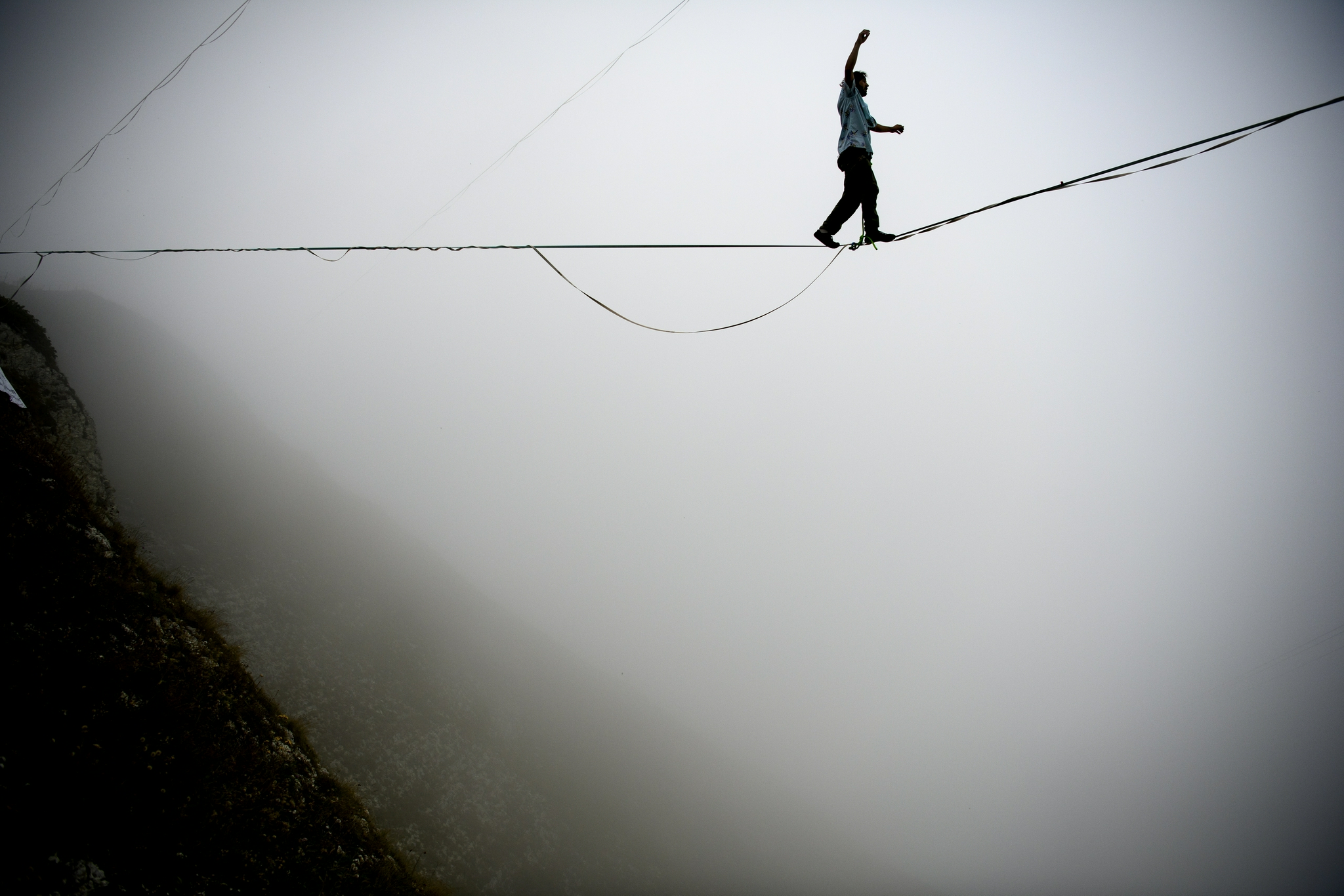 瑞士:高空走钢索