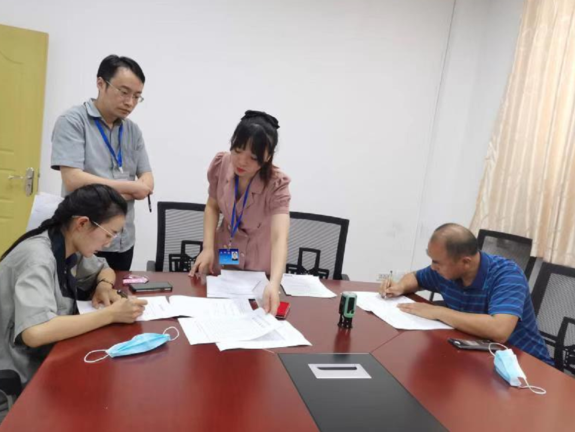 为此,今年3月,巴南区组建成立了劳动争议人民调解委员会,协调司法