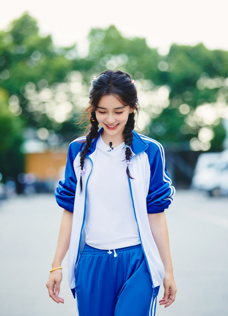 baby最新写真曝光 双马尾造型清纯甜美