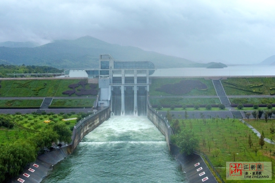9月13日,长兴县合溪水库正在以100m3/s的速度泄洪.