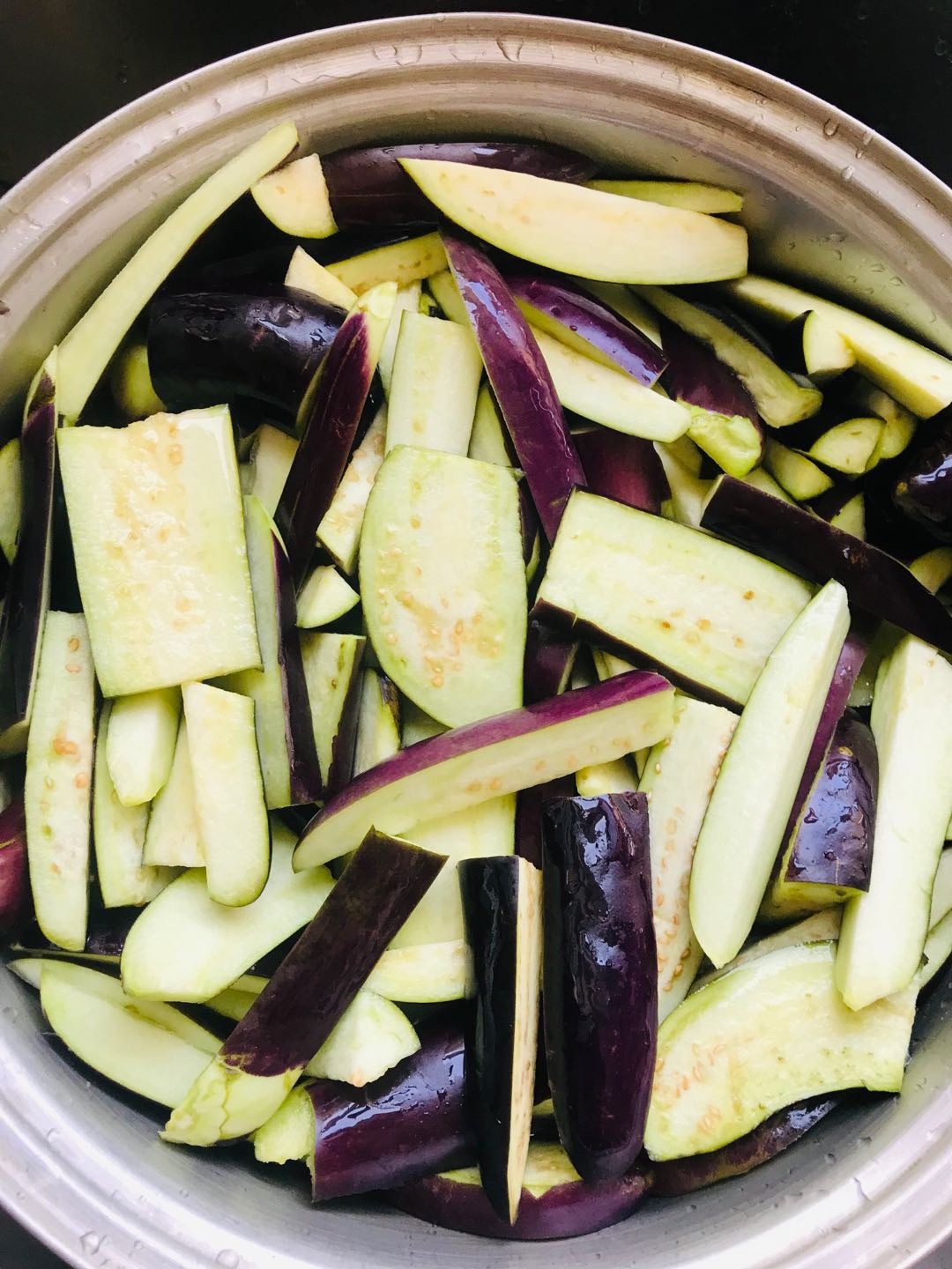 秋季的美食:蒜香腌茄子,口感鲜嫩,蒜香入味,绝对的下饭神器