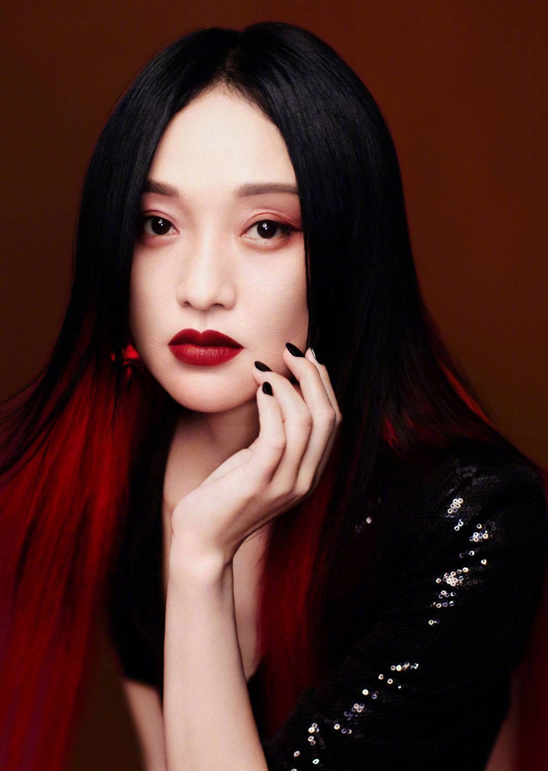 有种"惊艳"叫周迅画眼妆,以为狐狸眼会奇怪,效果却冷艳又魅惑