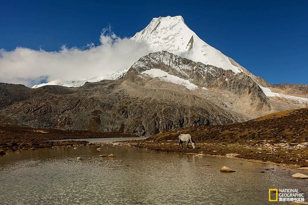 行摄攻略用镜头告诉你库拉岗日神山不为人知的多面
