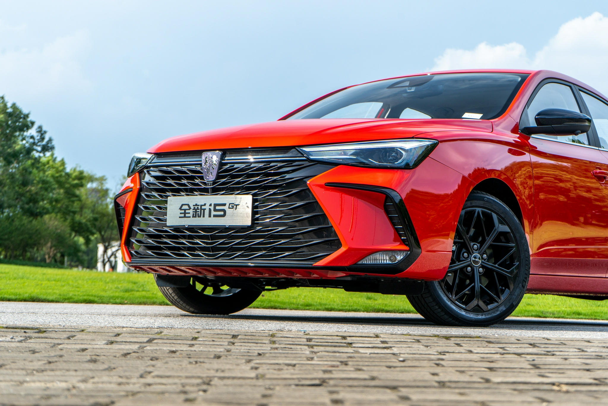 【原创】试驾荣威i5 gt 10万以内运动家轿新曙光