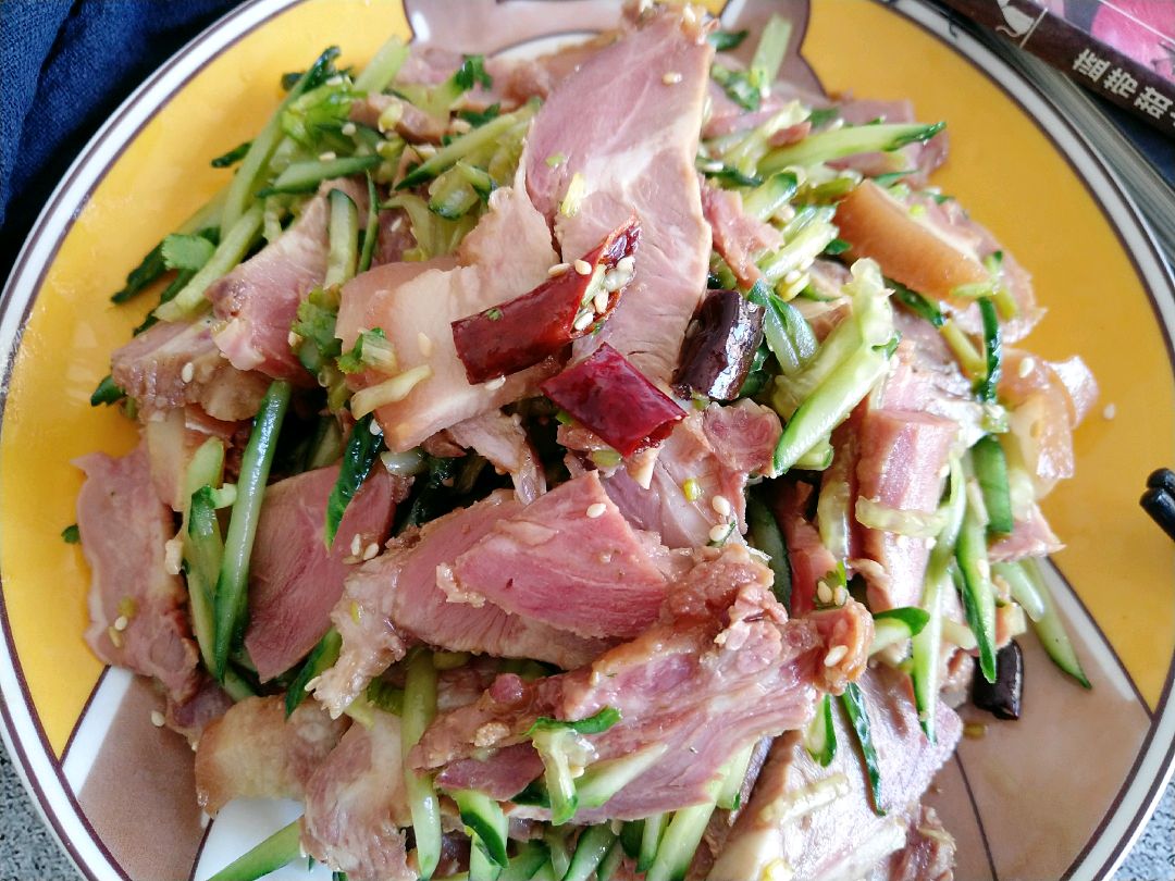 家常凉拌猪头肉,清新爽口,5分钟就能端上桌,家人都爱吃|猪头肉|凉拌|