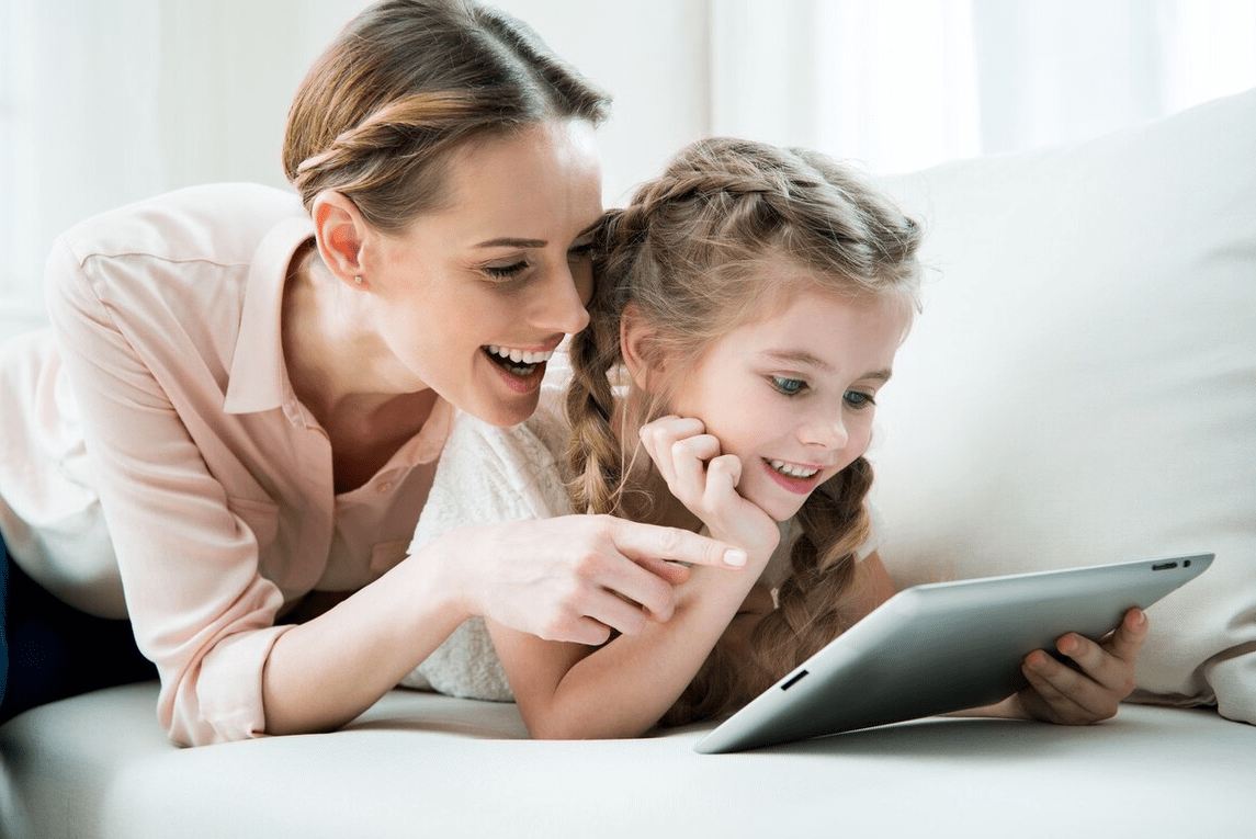 带着孩子穿越道闸升降杆导致孩子头部被卡照顾孩子怎能投机