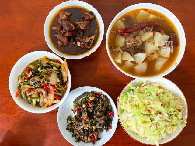 晒了晒我家一周七天的晚餐，在朋友圈走红，网友：想去你家做客休闲区蓝鸢梦想 - Www.slyday.coM