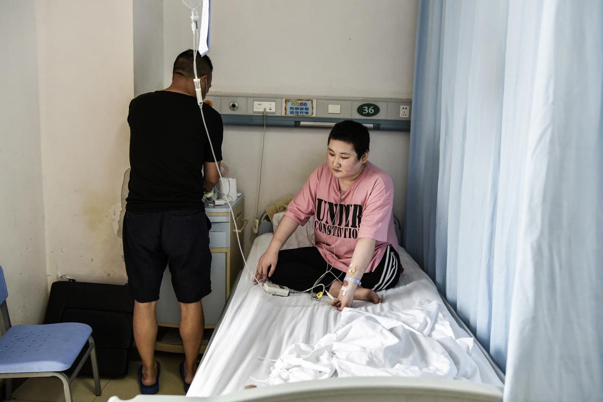 河南一花季少女患重症无奈舍弃一条腿,哭诉:活下去,才有希望休闲区蓝鸢梦想 - Www.slyday.coM 河南一花季少女患重症无奈舍弃一条腿,哭诉:活下去,才有希望休闲区蓝鸢梦想 - Www.slyday.coM