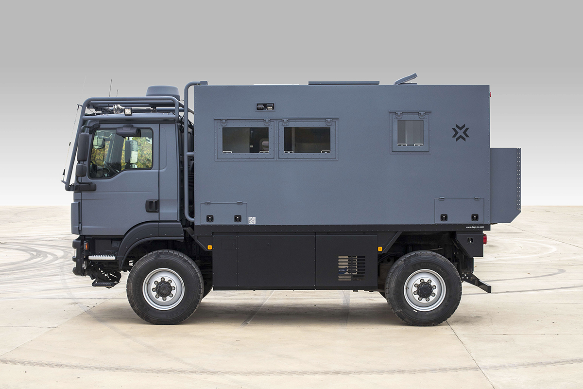 分时四驱 全时八驱还带升顶露台,诺马迪森自行式越野房车