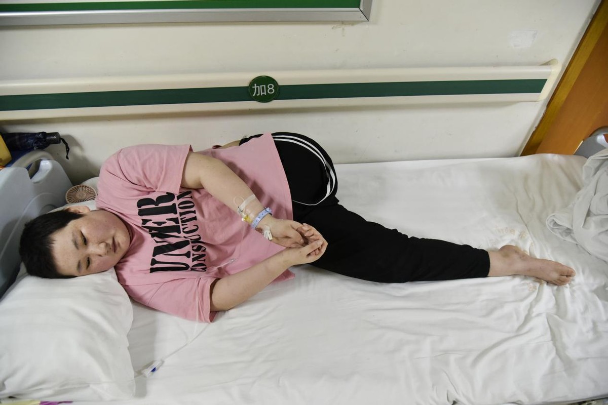 河南一花季少女患重症无奈舍弃一条腿,哭诉:活下去,才有希望休闲区蓝鸢梦想 - Www.slyday.coM 河南一花季少女患重症无奈舍弃一条腿,哭诉:活下去,才有希望休闲区蓝鸢梦想 - Www.slyday.coM