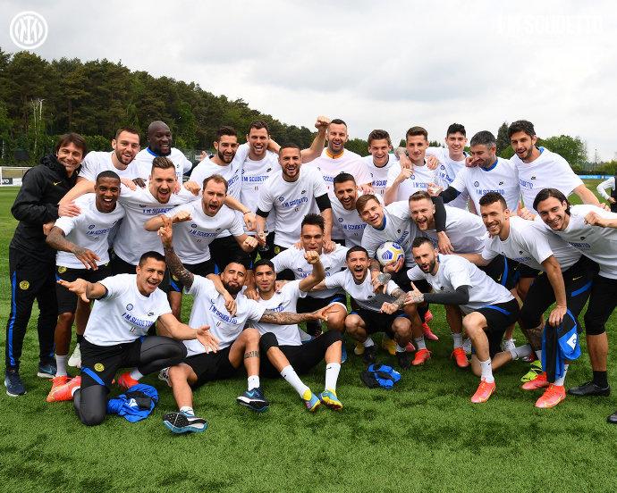 一夜6消息!梅西队友炮轰利物浦,22岁身价1亿,曼联切尔西疯抢休闲区蓝鸢梦想 - Www.slyday.coM 一夜6消息!梅西队友炮轰利物浦,22岁身价1亿,曼联切尔西疯抢休闲区蓝鸢梦想 - Www.slyday.coM